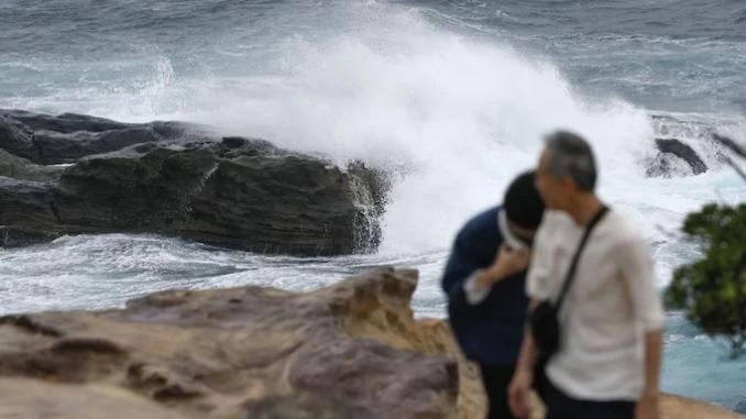Nhật Bản cảnh báo sóng thần sau trận động đất mạnh có độ lớn 7,4