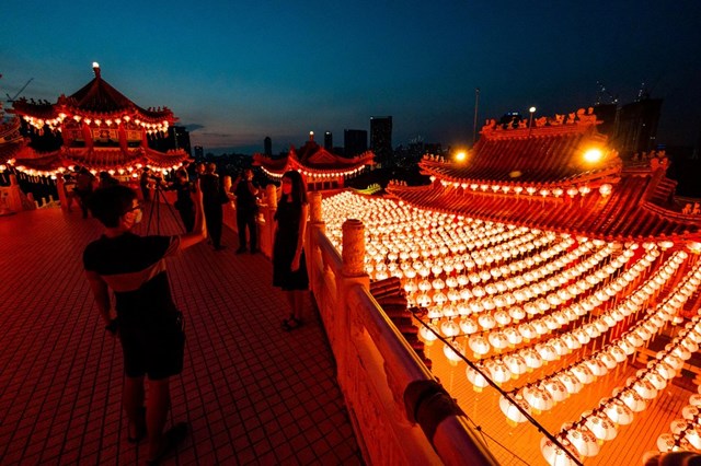 Malaysia: Thắp sáng 6.000 đèn lồng tại ngôi đền lớn nhất Đông Nam Á chào đón năm mới