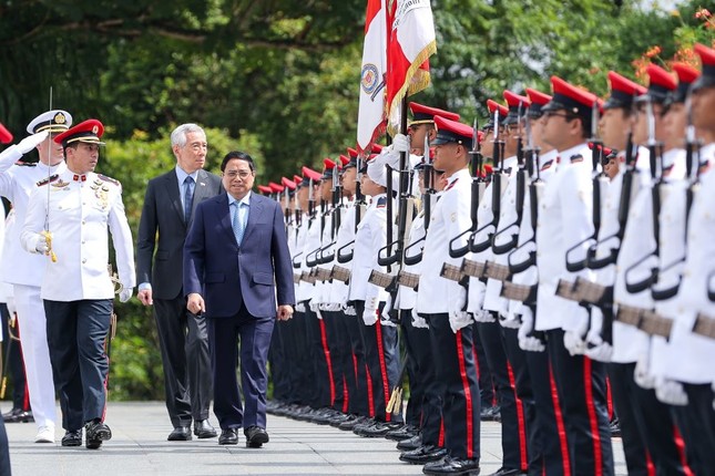 Lễ đón Thủ tướng Phạm Minh Chính và Phu nhân thăm chính thức Singapore 