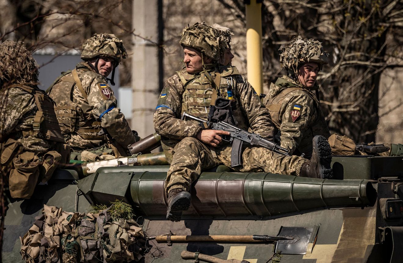 Lãnh đạo Đức và Mỹ coi trọng việc phê chuẩn gói viện trợ quân sự cho Ukraine 