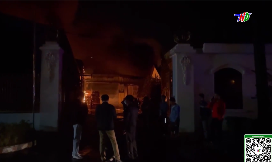 Cháy lớn tại kho xưởng của Công ty bao bì Hoàng Lê thiệt hại nhiều tài sản