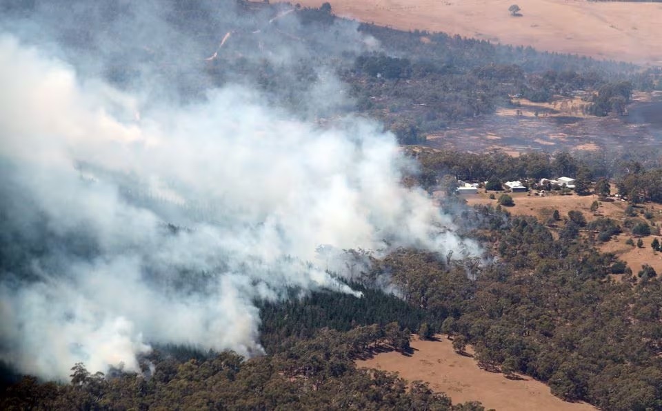 Austalia: Nắng nóng gay gắt trên 45 độ C, cảnh báo sét khô, nguy cơ cháy rừng lan rộng
