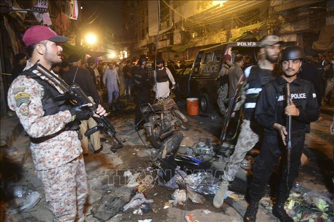 Đánh bom liều chết tại Pakistan, ít nhất 9 cảnh sát thiệt mạng 