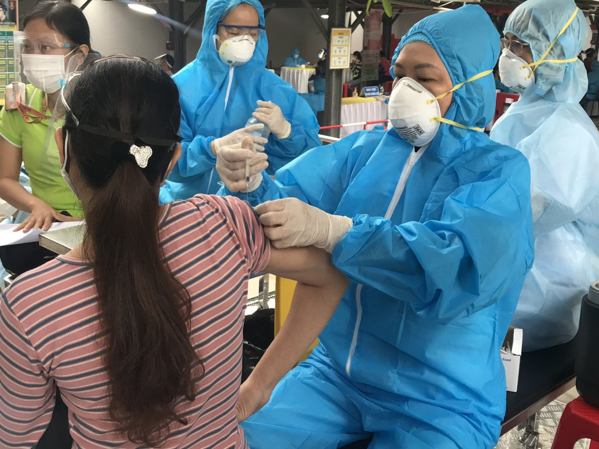 Chiều 27/3: Việt Nam đã tiêm 205 triệu liều vaccine phòng COVID-19; chuẩn bị tiêm cho trẻ từ 5-11 tuổi