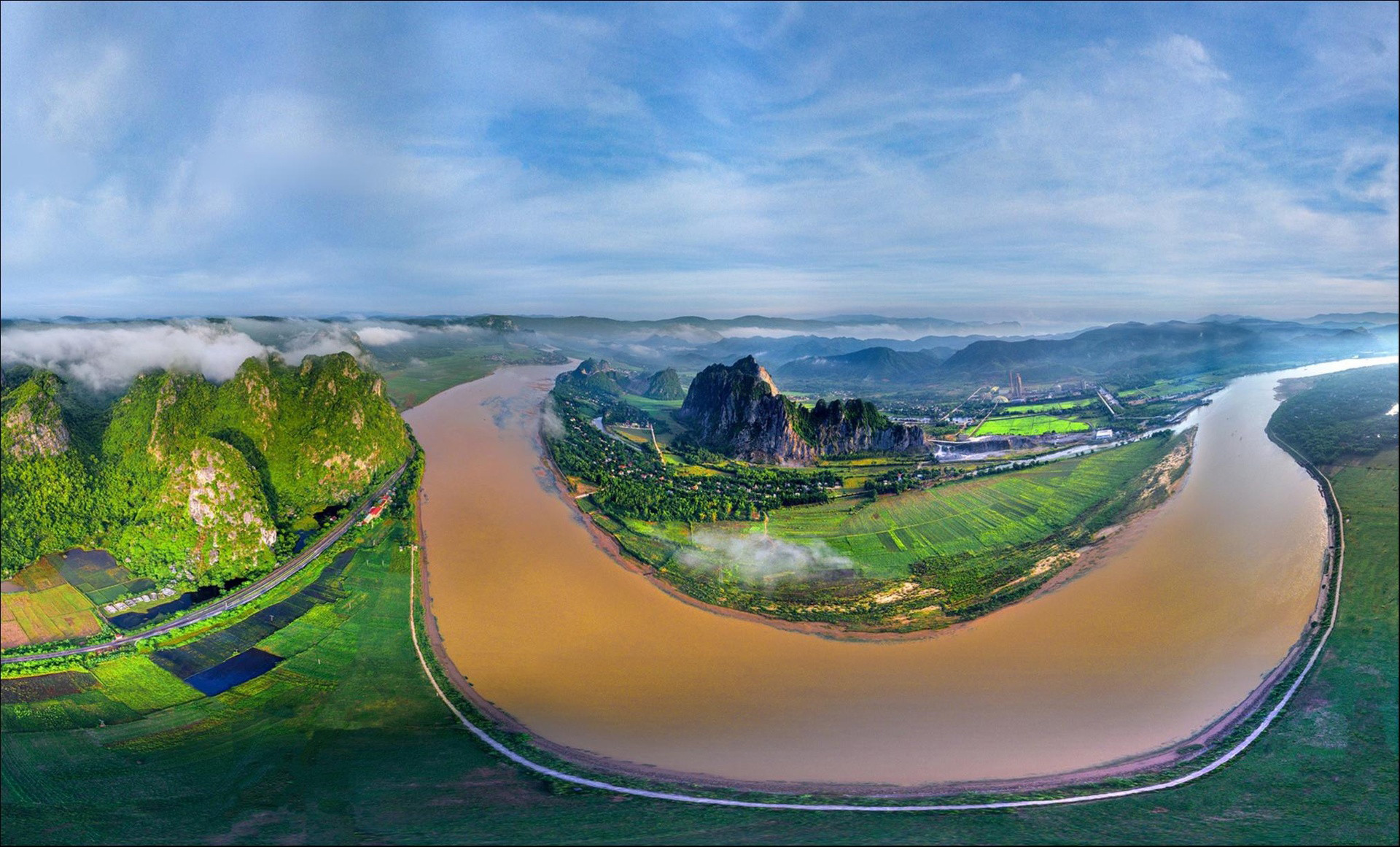 Những dòng sông Việt mang đậm chất thơ 