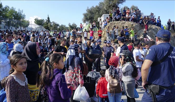 Hy Lạp thông qua luật kéo dài thời hạn giấy phép cư trú cho trẻ di cư
