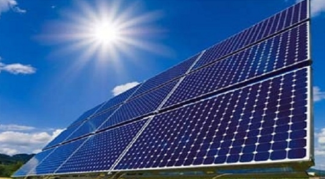 Nghịch lý thừa điện mặt trời: Cách nào cứu doanh nghiệp? 