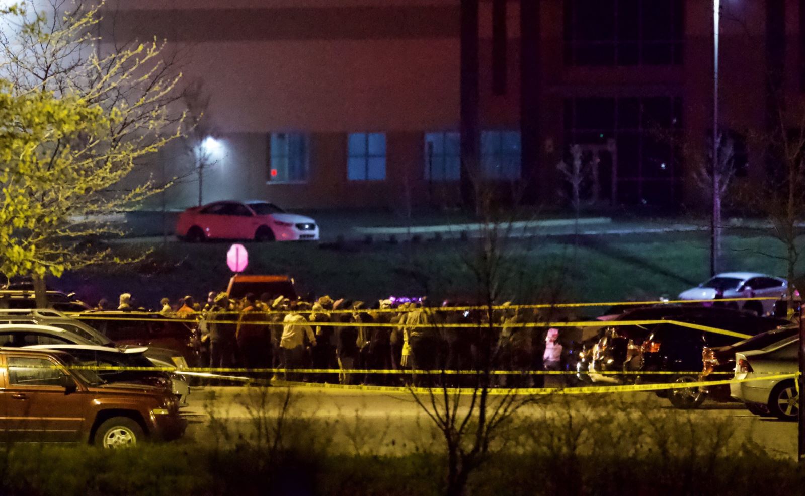 8 người chết trong xả súng hàng loạt ở Indianapolis (Mỹ), thủ phạm tự tử