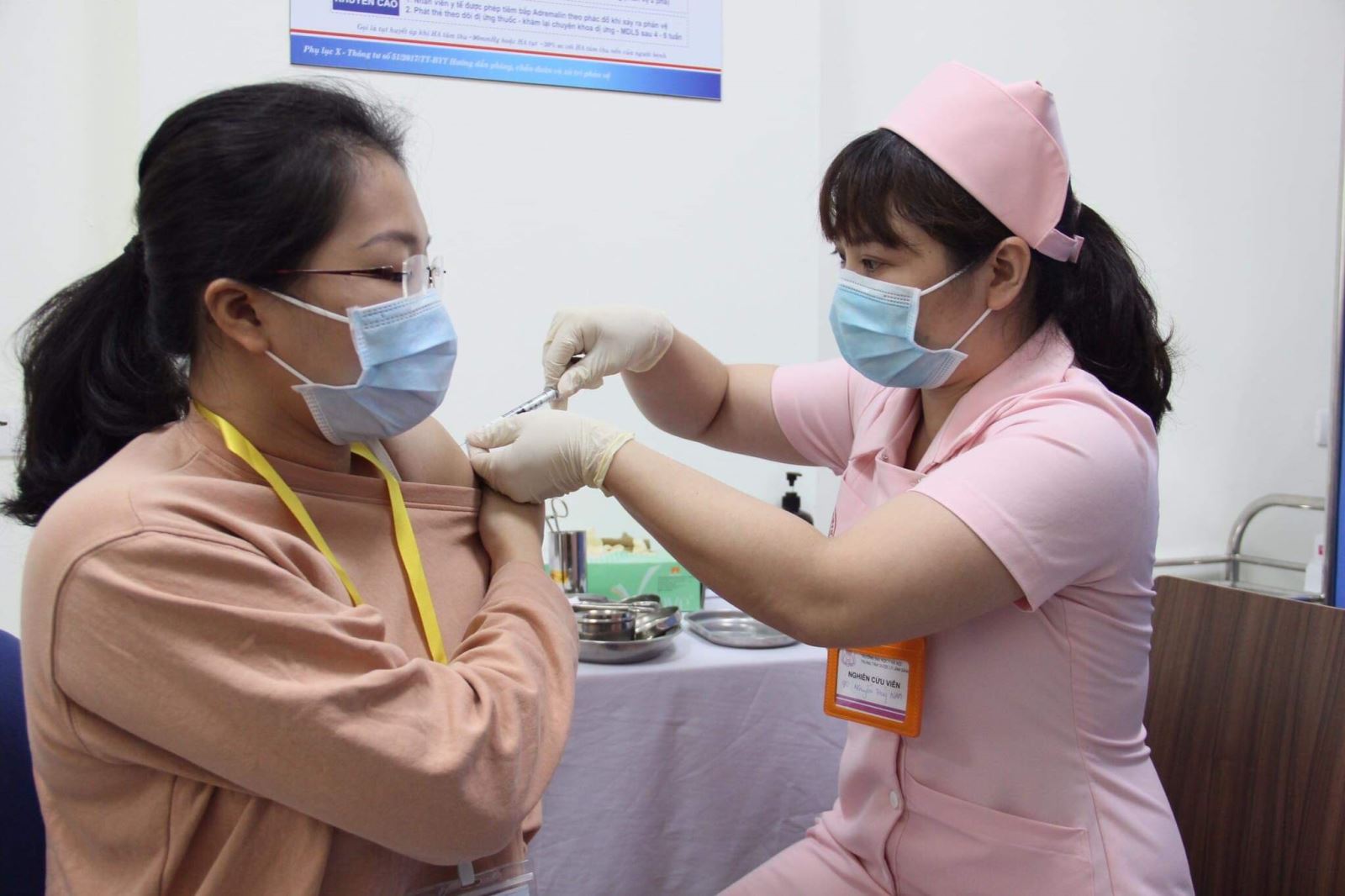 Sức khỏe các tình nguyện viên tiêm thử nghiệm mũi 2 vaccine COVIVAC ổn định 