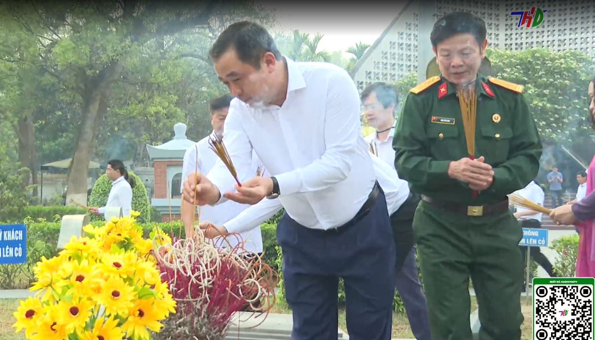 VIDEO: Đoàn công tác tỉnh Hải Dương dâng hương tưởng niệm các Anh hùng liệt sỹ tại Điện Biên