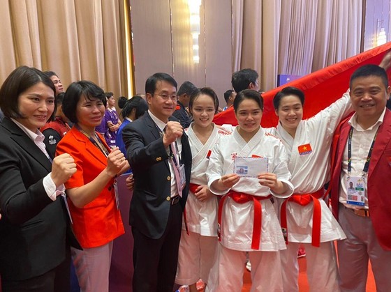 Karate Việt Nam giành tấm 2 HCV chính thức đầu tiên trao cho thể thao Việt Nam
