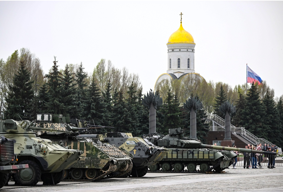Nga trưng bày ‘chiến lợi phẩm’ mang về từ Ukraine để kỷ niệm Ngày Chiến thắng 