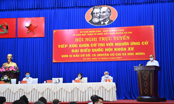 Chủ tịch nước Nguyễn Xuân Phúc tiếp xúc cử tri ở huyện Củ Chi 