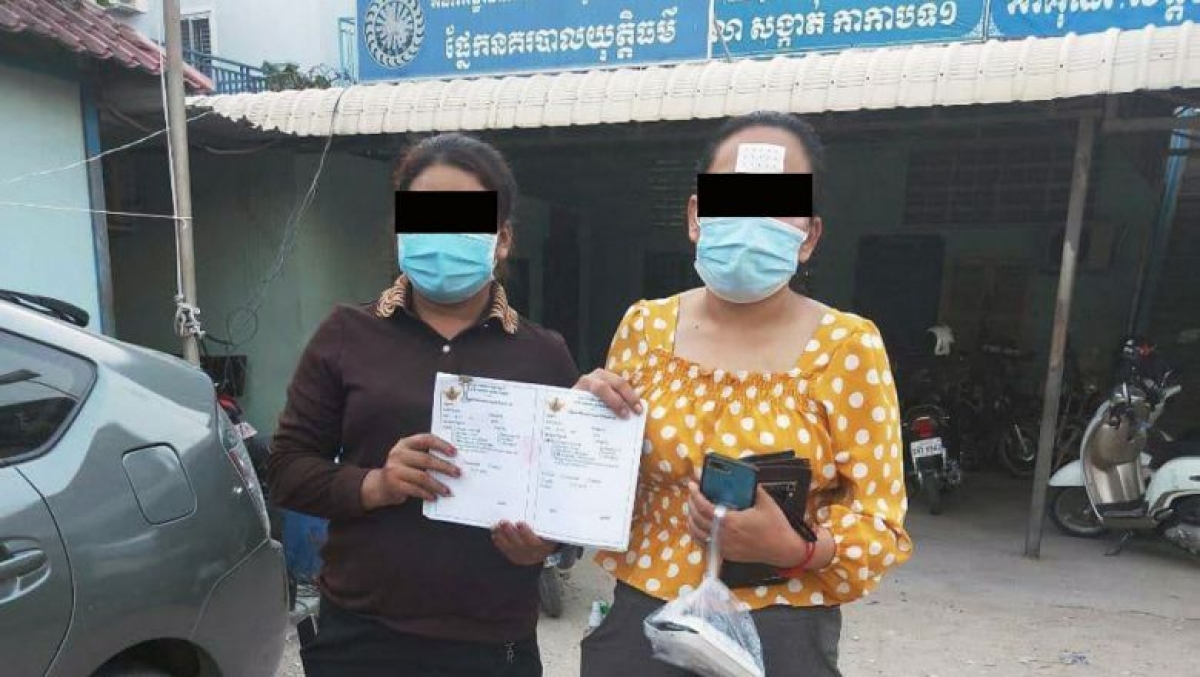 Campuchia bắt 2 phụ nữ bán giấy chứng nhận tiêm chủng vaccine Covid-19 giả