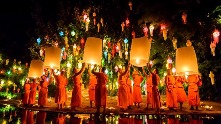 [ẢNH] Thiêng liêng và hân hoan ngày lễ hội Vesak - Phật đản trên thế giới