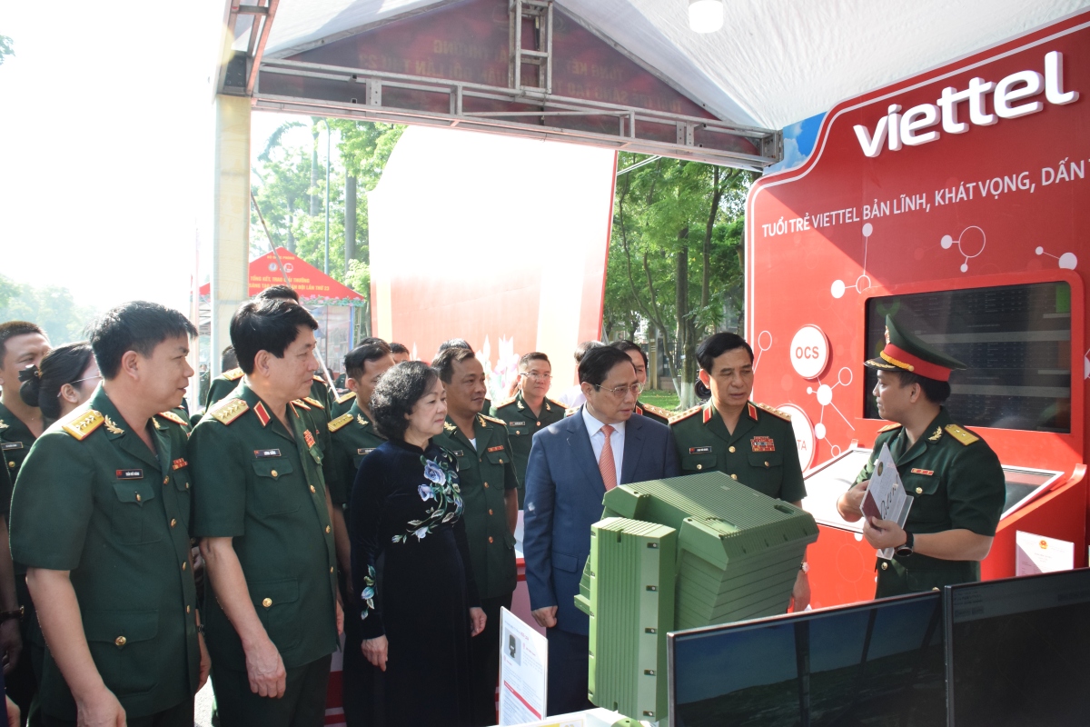 Thủ tướng Phạm Minh Chính dự Lễ trao Giải thưởng Tuổi trẻ sáng tạo trong quân đội 
