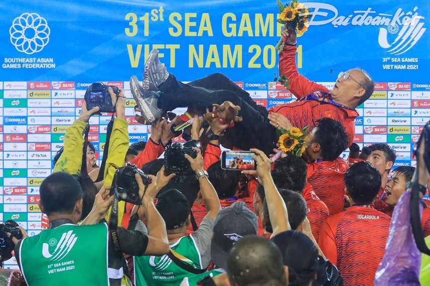 Khoảnh khắc nghẹn ngào khi U23 Việt Nam nhận HCV SEA Games 31