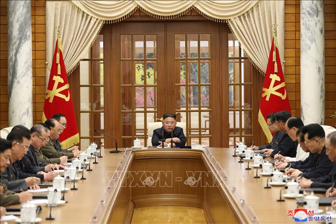 Nhà lãnh đạo Kim Jong-un chủ trì cuộc họp Bộ Chính trị Ban Chấp hành trung ương Đảng Lao động Triều Tiên 
