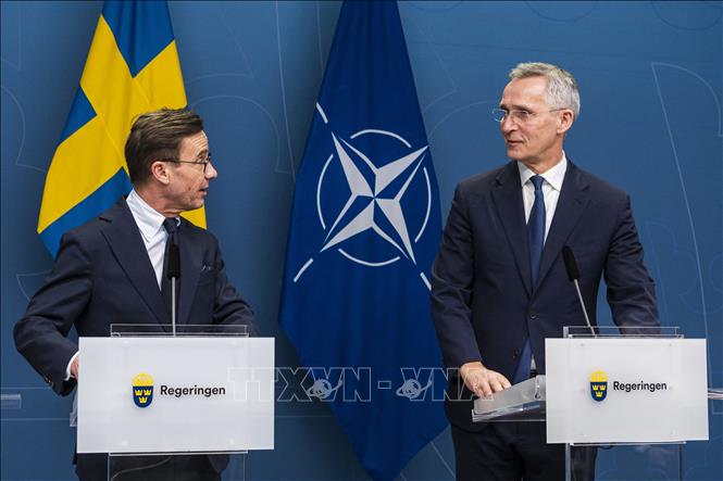 NATO thảo luận việc kết nạp Thụy Điển 