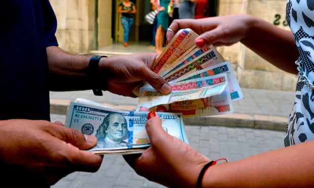 Cuba khuyên du khách không mang theo USD tiền mặt