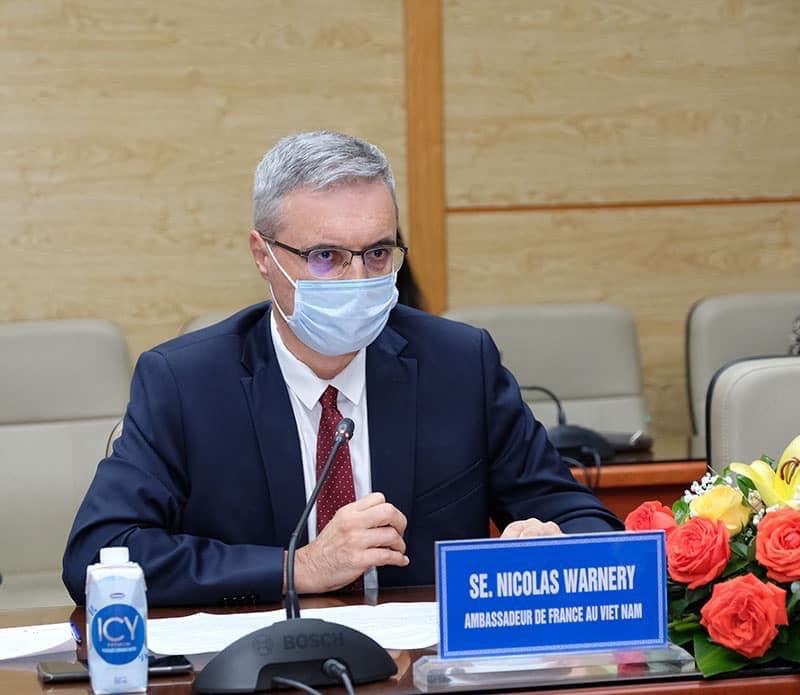 Pháp thúc đẩy chuyển giao công nghệ sản xuất vắc xin COVID-19 cho Việt Nam 