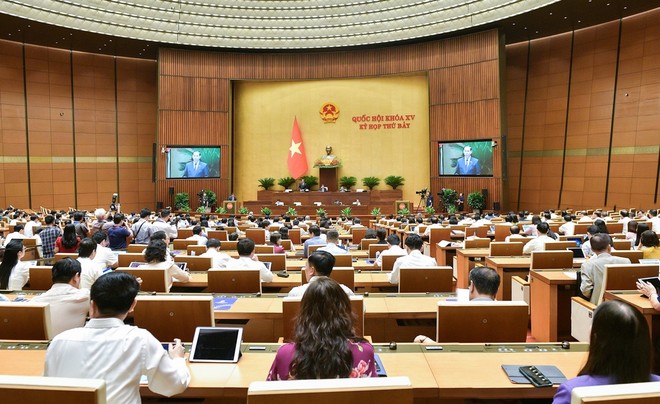 Phó Thủ tướng Trần Hồng Hà trực tiếp trả lời chất vấn