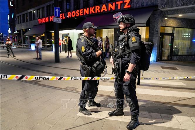 Na Uy tiếp tục tạm giam nghi phạm gây ra vụ xả súng tại Oslo 