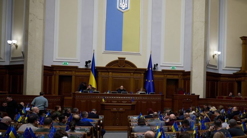 Ukraine nêu lý do không tổ chức bầu cử quốc hội và tổng thống