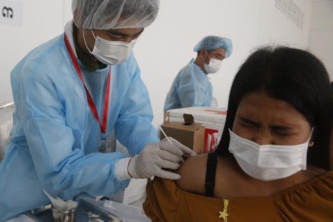 Bệnh viện quá tải, Campuchia để 915 ca mắc Covid-19 điều trị ở nhà