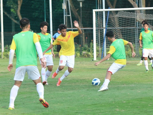 U19 Việt Nam chuẩn bị cho trận đấu với U19 Brunei 