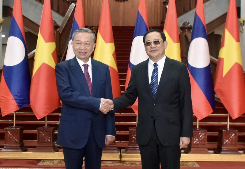 Chủ tịch nước Tô Lâm hội kiến với Thủ tướng và Chủ tịch Quốc hội Lào 