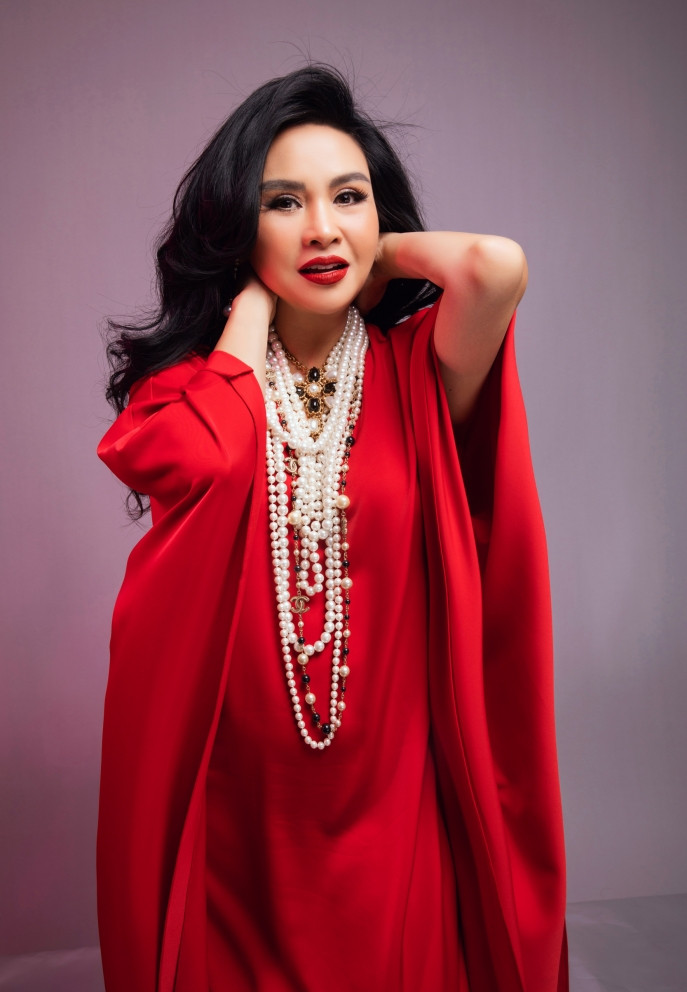 Diva Thanh Lam U60 ngày càng quyến rũ nhờ chăm chút thời trang  