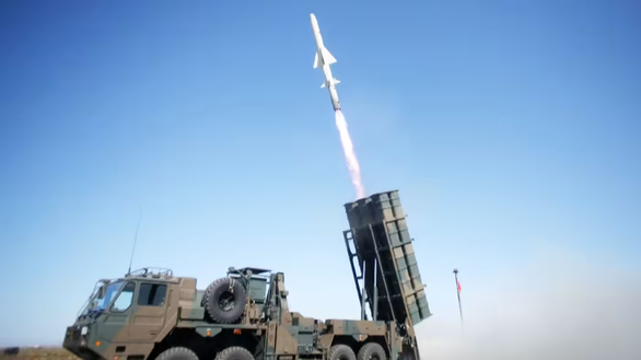 Báo Yomiuri: Nhật tính triển khai 1.000 tên lửa đối phó Trung Quốc