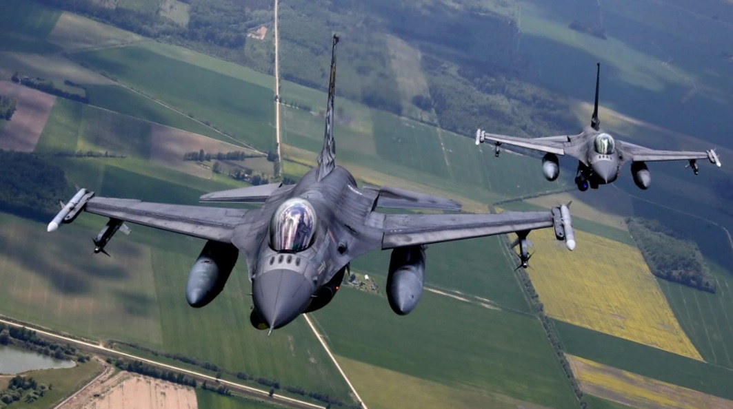 Lầu Năm Góc ra điều kiện về chuyển giao F-16 cho Ukraine 