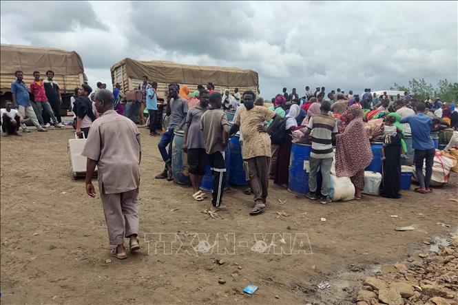 Trên 200.000 người chạy trốn sang Nam Sudan do xung đột 