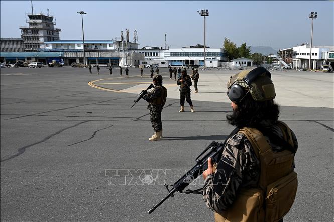 Đội đặc nhiệm của Taliban kiểm soát sân bay ở Kabul  