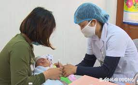 Tiêm vaccine phòng lao cho trẻ sơ sinh tại bệnh viện