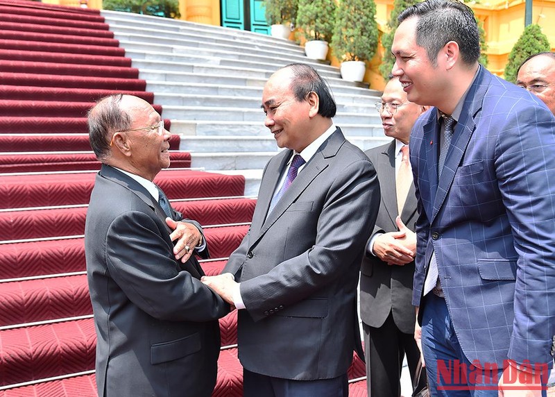 Chủ tịch nước Nguyễn Xuân Phúc tiếp Chủ tịch Quốc hội Vương quốc Campuchia Samdech Heng Samrin