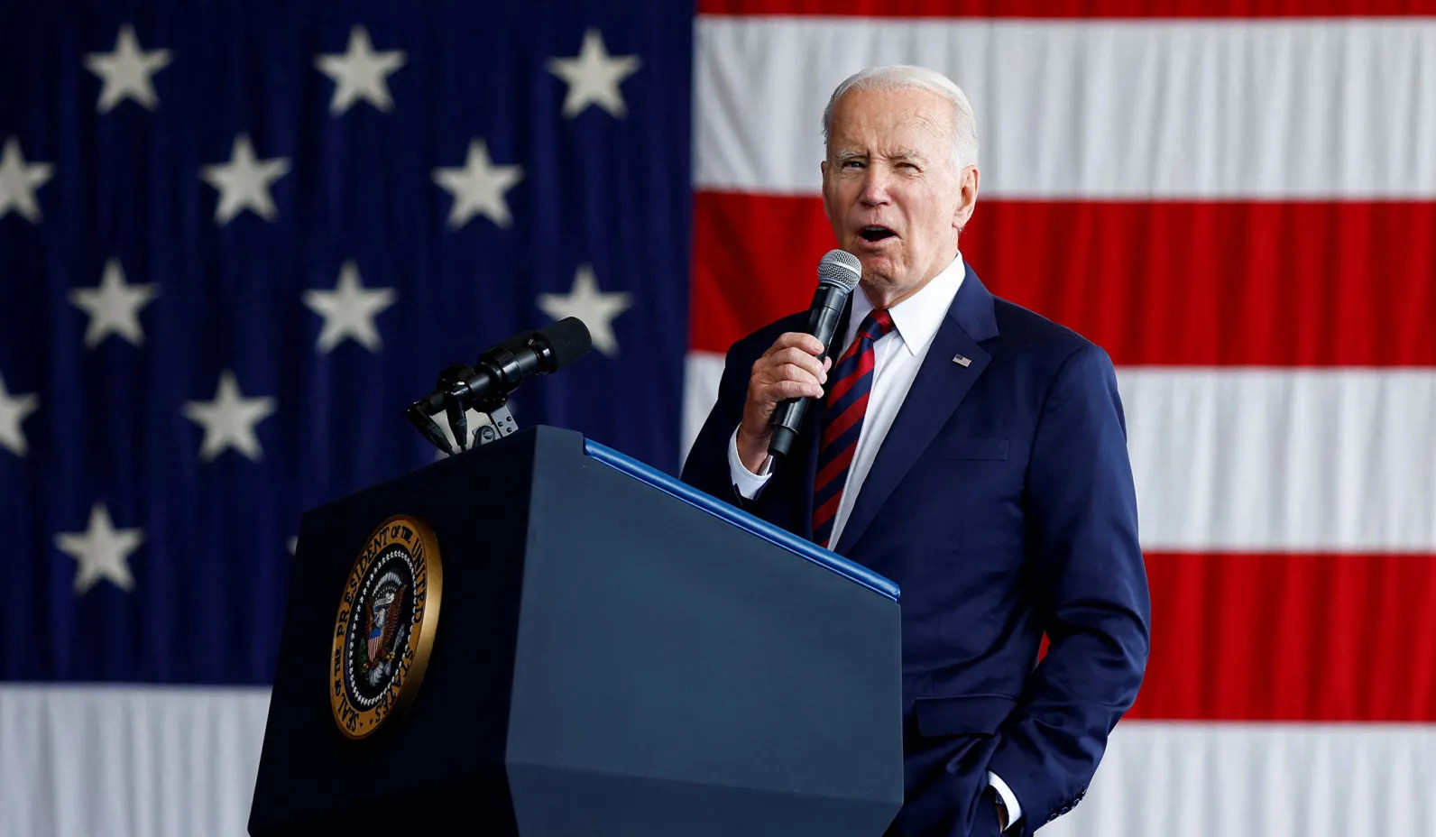 Ông Biden dự lễ tưởng niệm vụ khủng bố 11/9, kêu gọi nước Mỹ đoàn kết