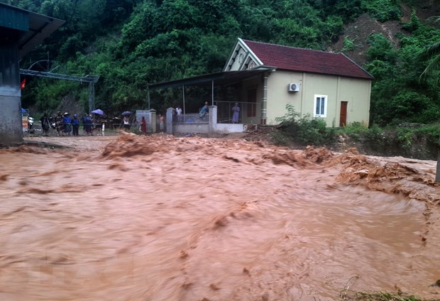 Bộ Y tế yêu cầu không để gián đoạn cấp cứu, điều trị khi mưa lũ