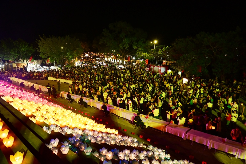 Hàng nghìn du khách tìm về Lễ hội mùa Thu Côn Sơn - Kiếp Bạc  