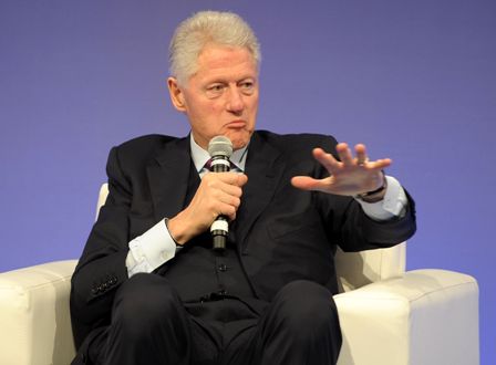 Cựu Tổng thống Mỹ Bill Clinton nhập viện 
