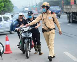 Quy định về dừng và kiểm soát phương tiện của Cảnh sát giao thông