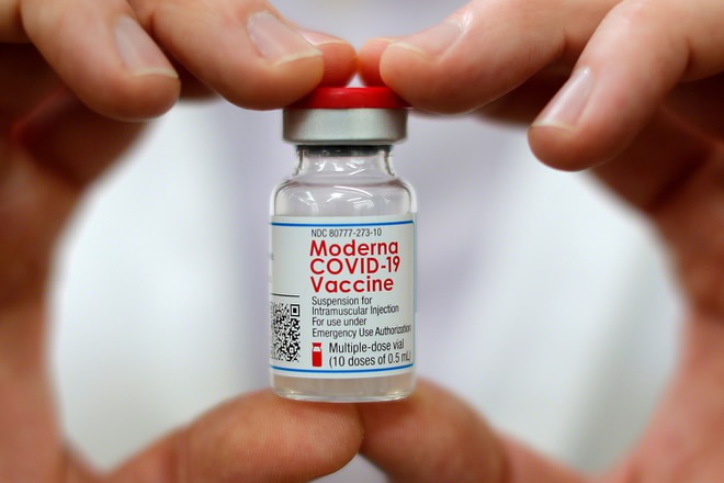 Mỹ hoãn phê duyệt vaccine Moderna cho thiếu niên