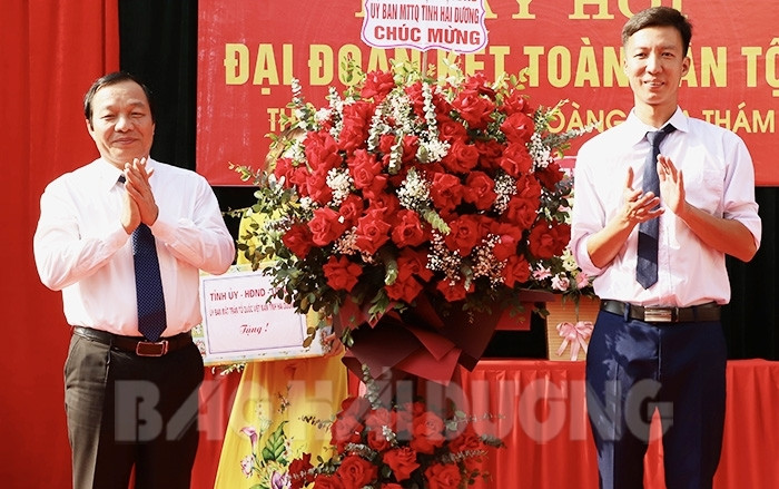 VIDEO: Phó Bí thư Thường trực Tỉnh ủy dự Ngày hội đại đoàn kết toàn dân tộc tại Chí Linh