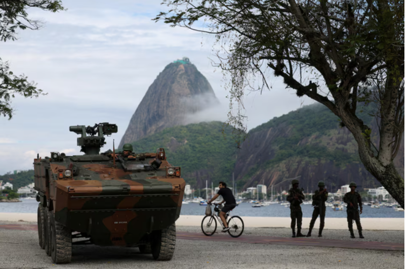 Brazil huy động quân đội, xe bọc thép và tàu hải quân bảo vệ thượng đỉnh G20