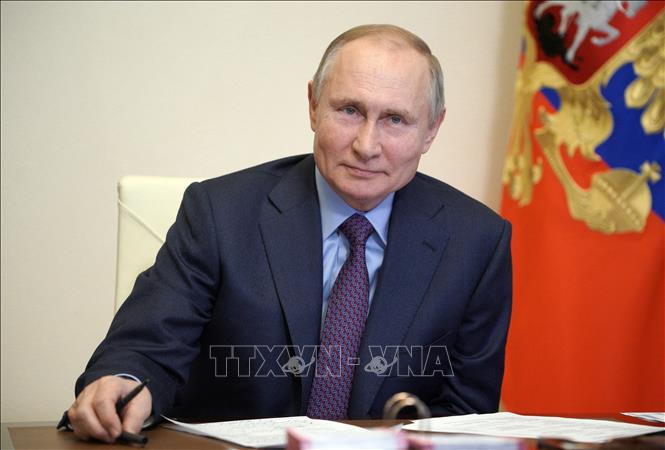 Tổng thống Putin đã thử nghiệm vaccine COVID-19 dạng xịt của Nga