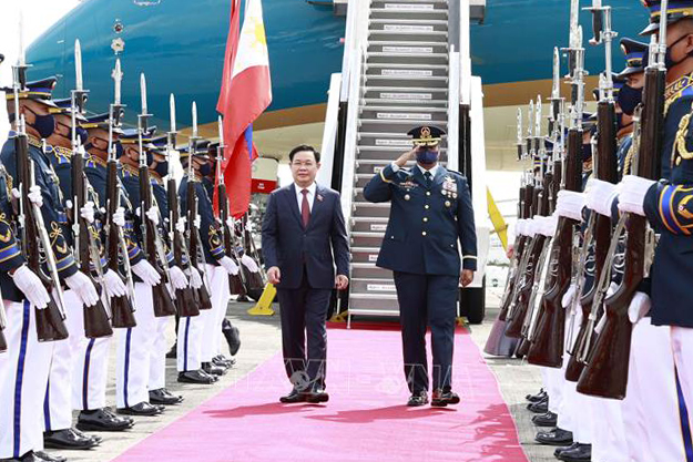 Chủ tịch Quốc hội Vương Đình Huệ bắt đầu thăm chính thức Cộng hòa Philippines 