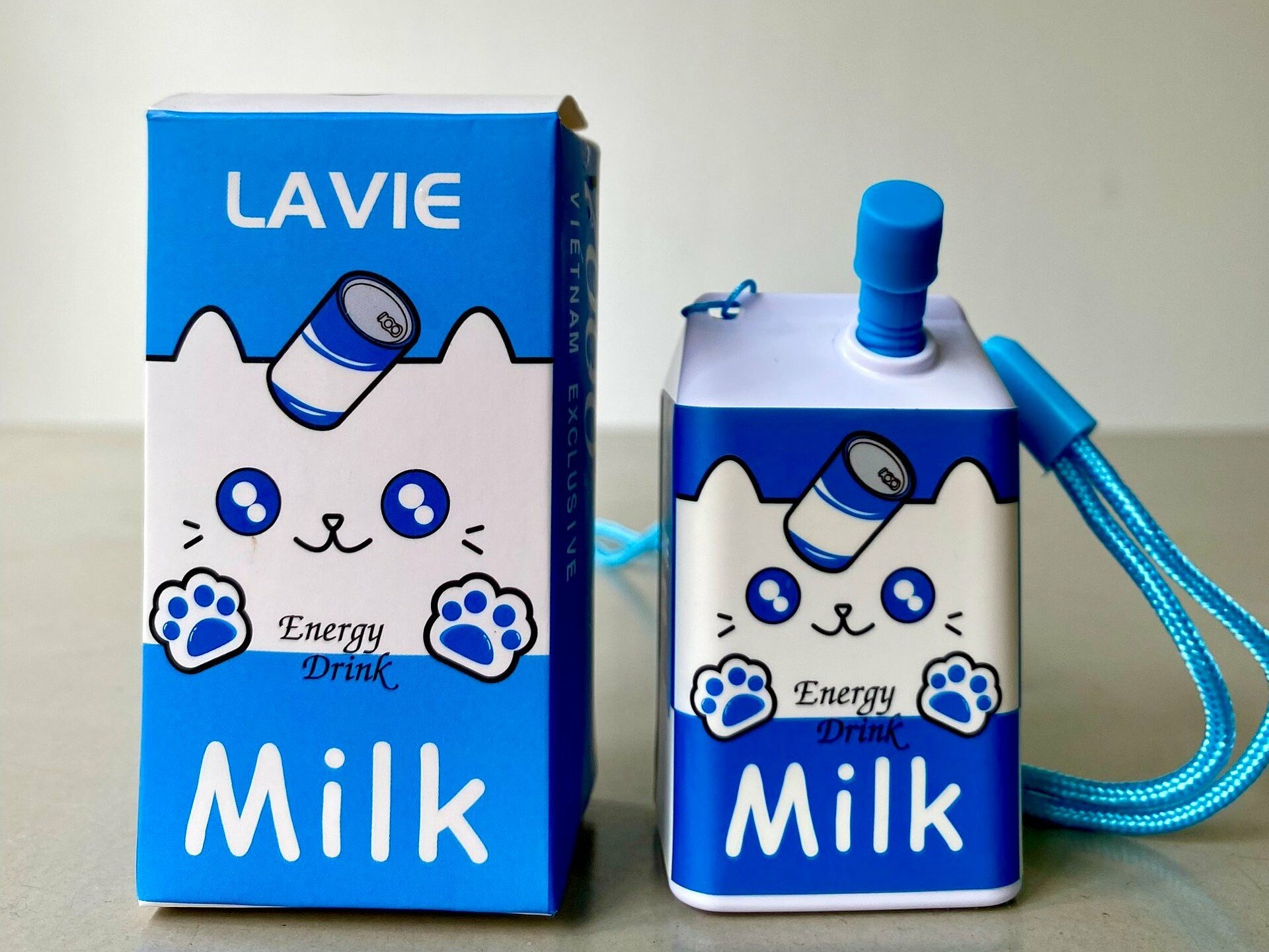 2 học sinh ngộ độc thuốc lá điện tử có hình dạng giống hộp sữa