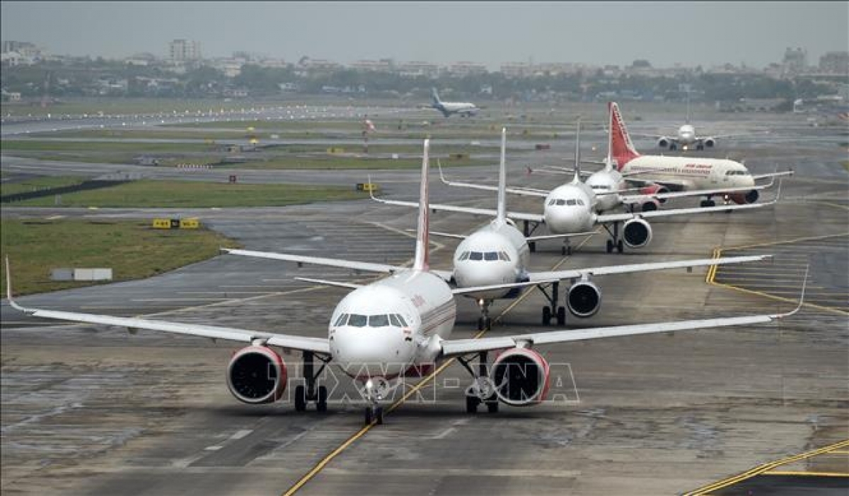 Ấn Độ tạm hoãn mở lại các chuyến bay thương mại quốc tế